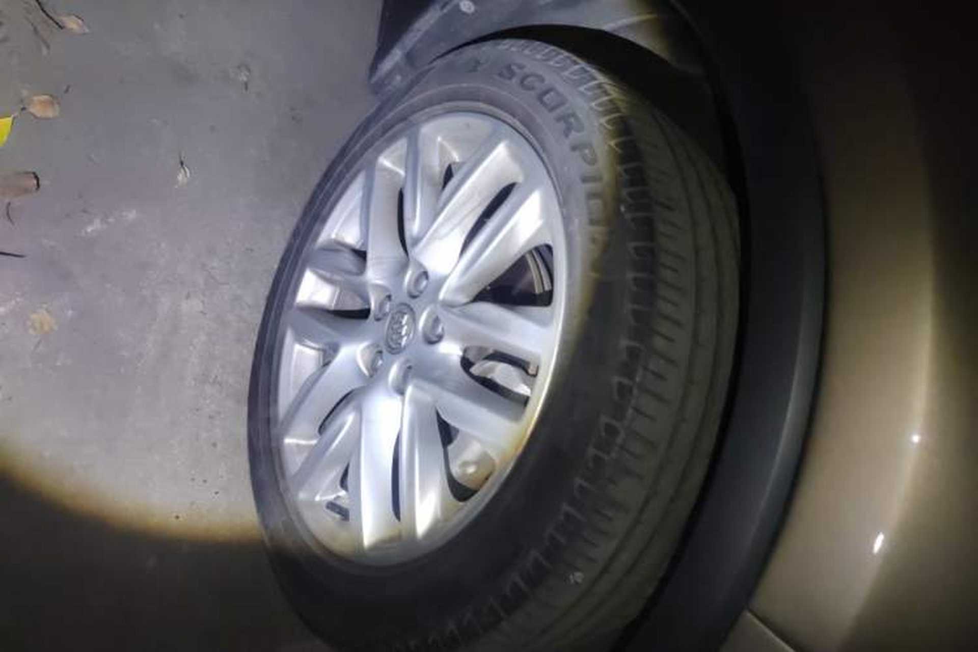 Used Buick Envision 2019 28T All-Wheel-Drive All-Terrain Sport Flagship Model China V Standard Right Front Wheel Hub