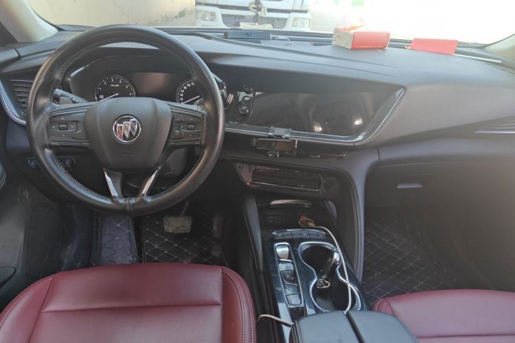Used Buick Envision 2020 Onix S 652T Two-Wheel Drive Elite Model Center Console