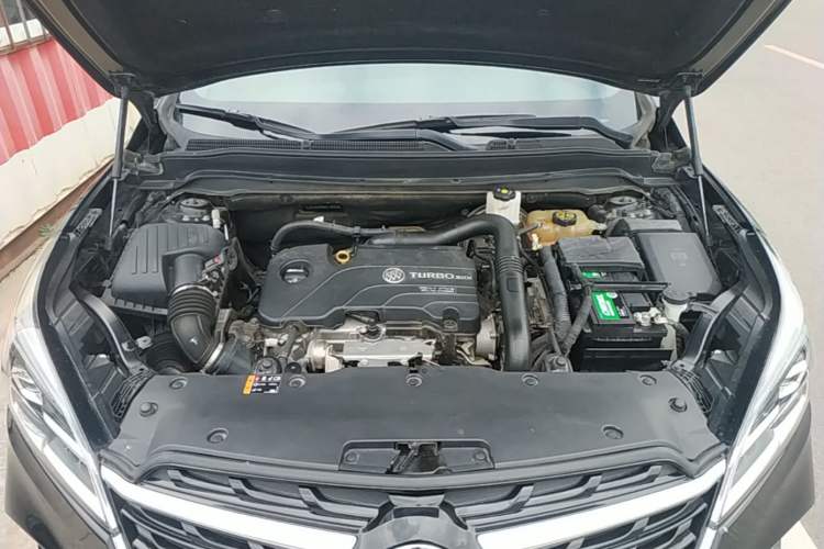 Used Buick Envision 2020 20T Two-Wheel Drive Elite Version Engine Bay