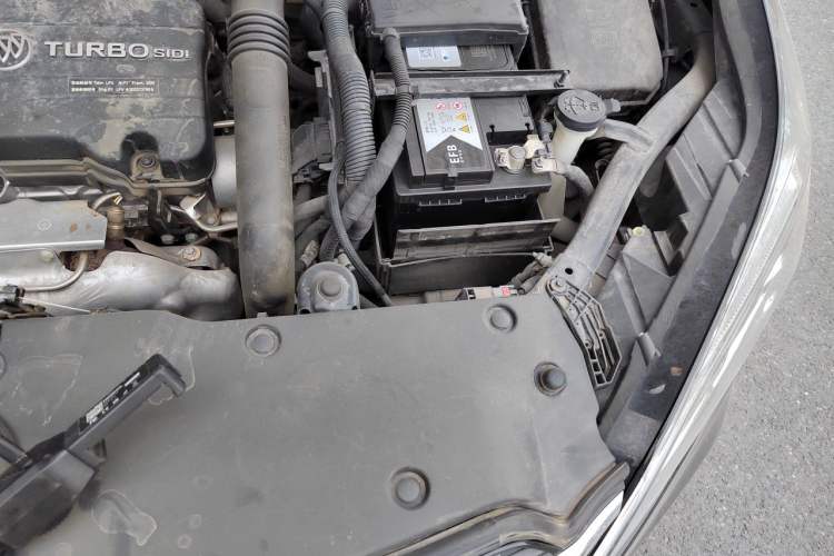 Used Buick Envision 2020 20T Two-Wheel Drive Leading Version Engine Bay Left