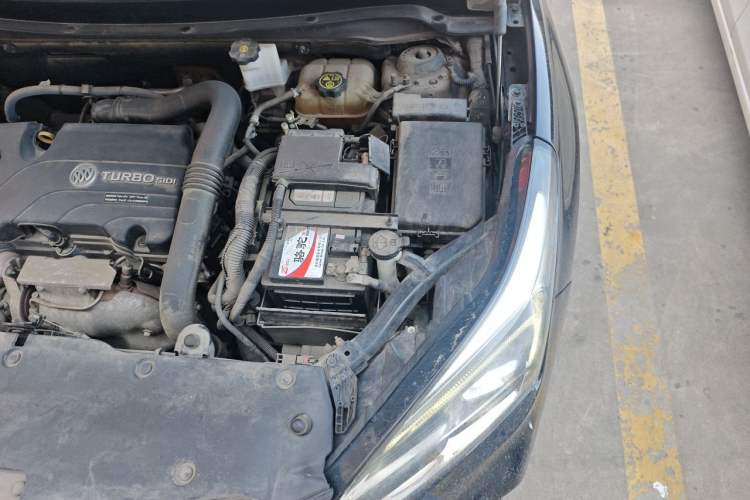 Used Buick Envision 2020 20T Two-Wheel Drive Leading Version Engine Bay Left