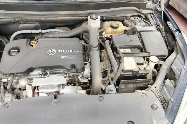 Used Buick Envision 2020 20T Two-Wheel Drive Leading Version Engine Bay Left