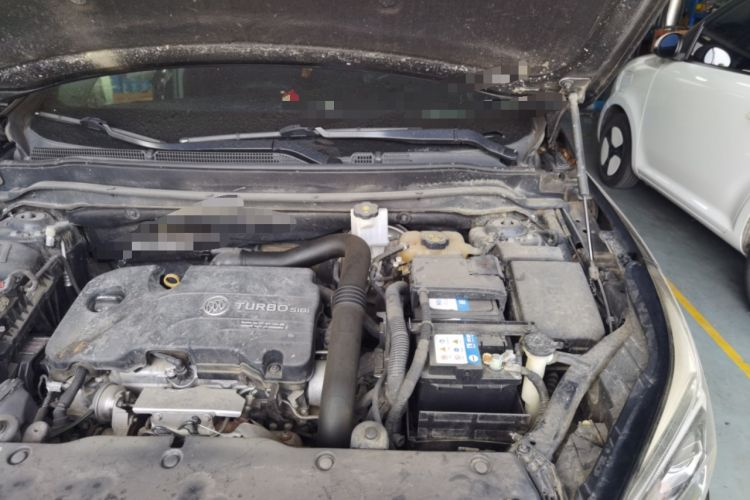 Used Buick Envision 2020 20T Two-Wheel Drive Elite Version Engine Bay Left
