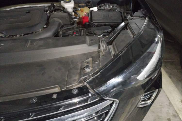 Used Buick Envision 2020 Encore S 652T Two-Wheel Drive Luxury Model Engine Bay Left