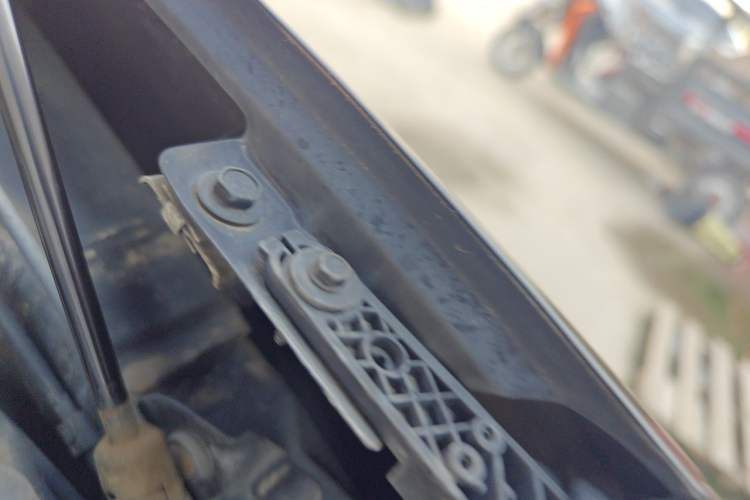 Used Buick Envision  Engine Bay Left