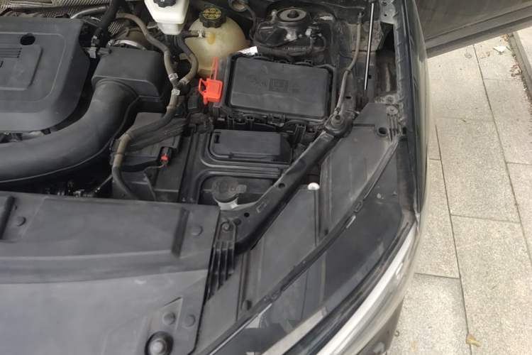 Used Buick Envision 2020 Encore GX S 652T Two-Wheel-Drive Limited-Edition S Sport Version Engine Bay Left