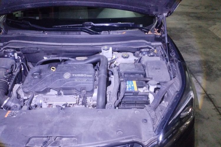 Used Buick Envision 2020 20T Two-Wheel Drive Luxury Model Engine Bay Left