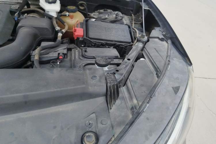 Used Buick Envision 2020 Onix S 652T Two-Wheel Drive Elite Model Engine Bay Left