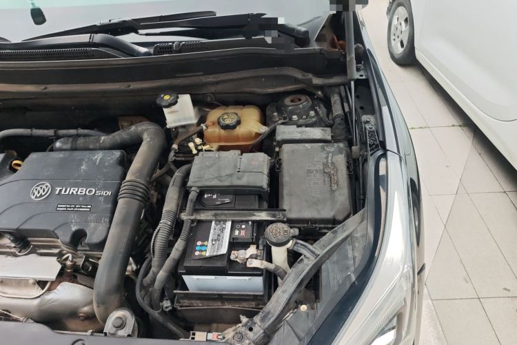 Used Buick Envision 2020 20T Two-Wheel Drive Leading Version Engine Bay Left