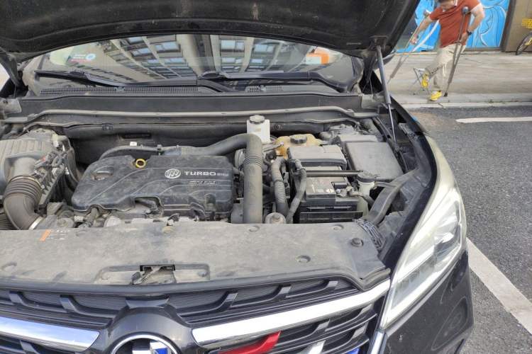 Used Buick Envision 2020 20T Two-Wheel Drive Luxury Model Engine Bay Left