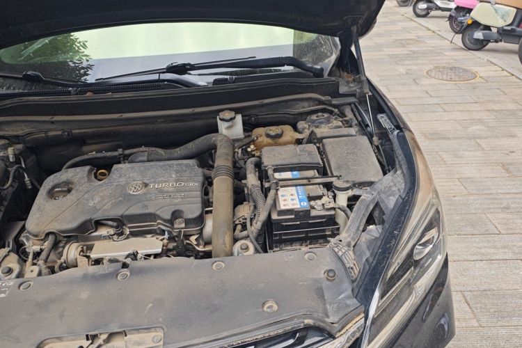 Used Buick Envision 2020 20T Two-Wheel Drive Elite Version Engine Bay Left