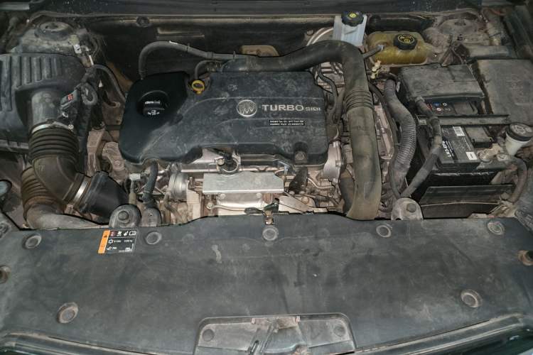 Used Buick Envision 2020 20T Two-Wheel Drive Elite Version Engine Bay
