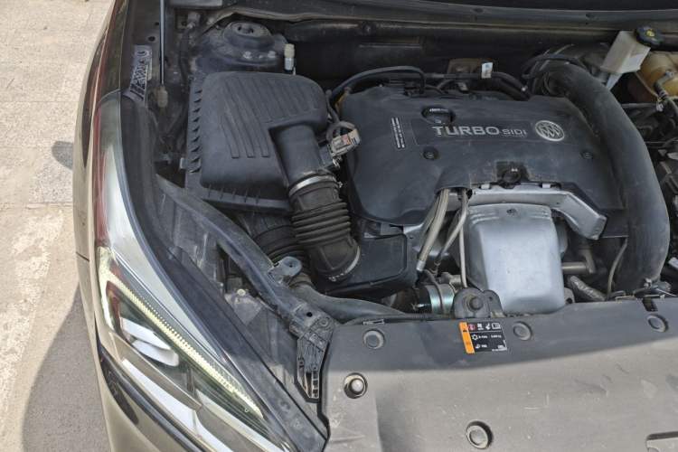 Used Buick Envision 2020 28T Four-Wheel Drive Elite Version Engine Bay Right