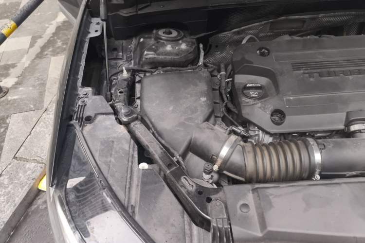 Used Buick Envision 2020 Encore S 652T Two-Wheel Drive Luxury Model Engine Bay Right