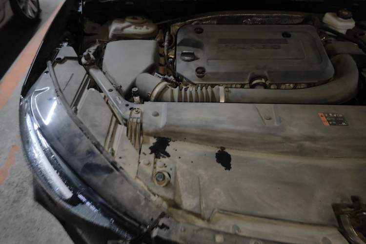 Used Buick Envision 2020 Encore S 652T Two-Wheel Drive Luxury Model Engine Bay Right