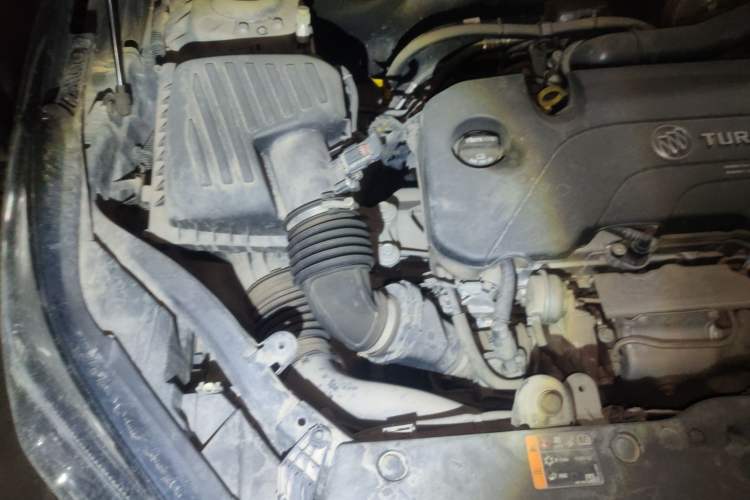 Used Buick Envision 2020 20T Two-Wheel Drive Leading Version Engine Bay Right