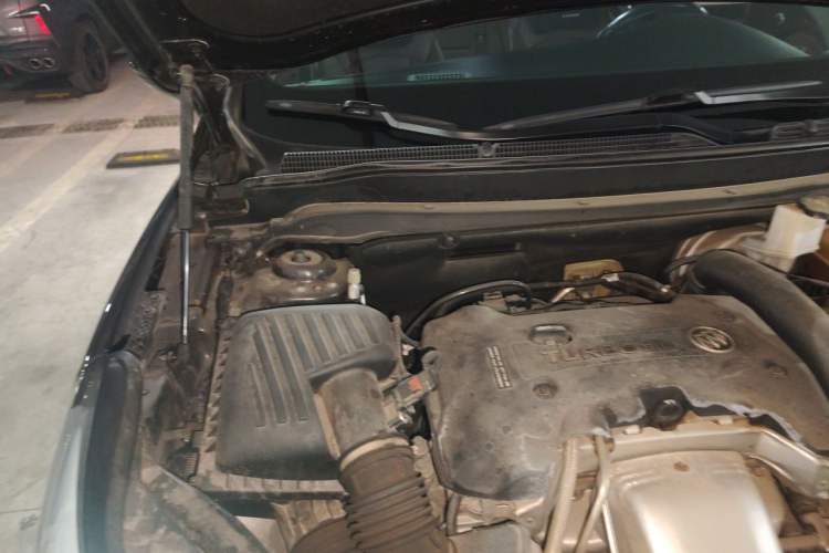 Used Buick Envision 2020 28T Four-Wheel Drive Elite Version Engine Bay Right