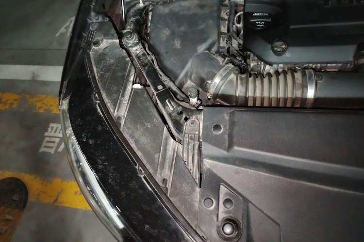 Used Buick Envision 2020 Encore GX S 652T Two-Wheel-Drive Limited-Edition S Sport Version Engine Bay Right