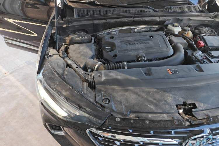 Used Buick Envision 2020 Encore S 652T Two-Wheel Drive Luxury Model Engine Bay Right