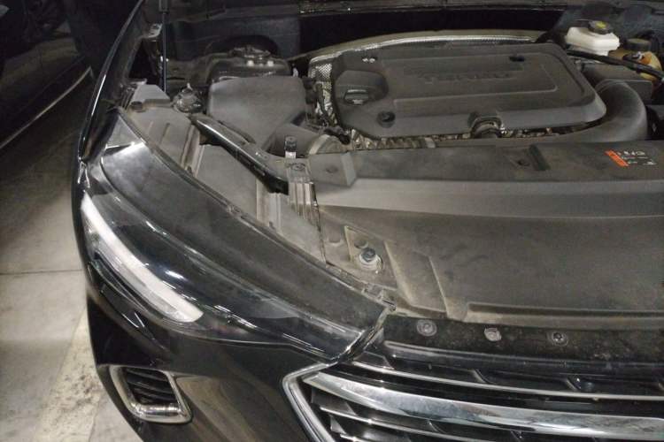 Used Buick Envision 2020 Encore S 652T Two-Wheel Drive Luxury Model Engine Bay Right