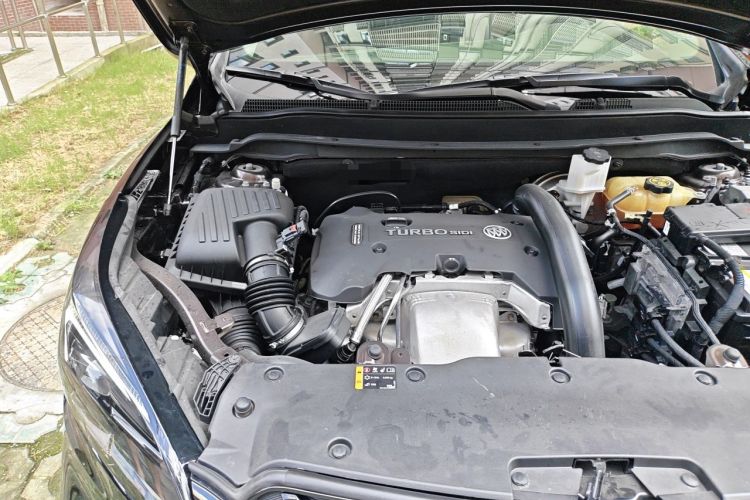 Used Buick Envision 2020 28T Four-Wheel Drive Elite Version Engine Bay Right