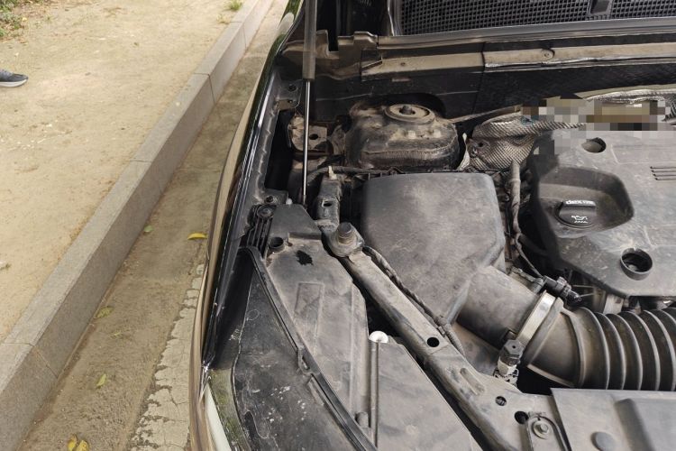 Used Buick Envision 2020 Encore S 652T Two-Wheel Drive Luxury Model Engine Bay Right