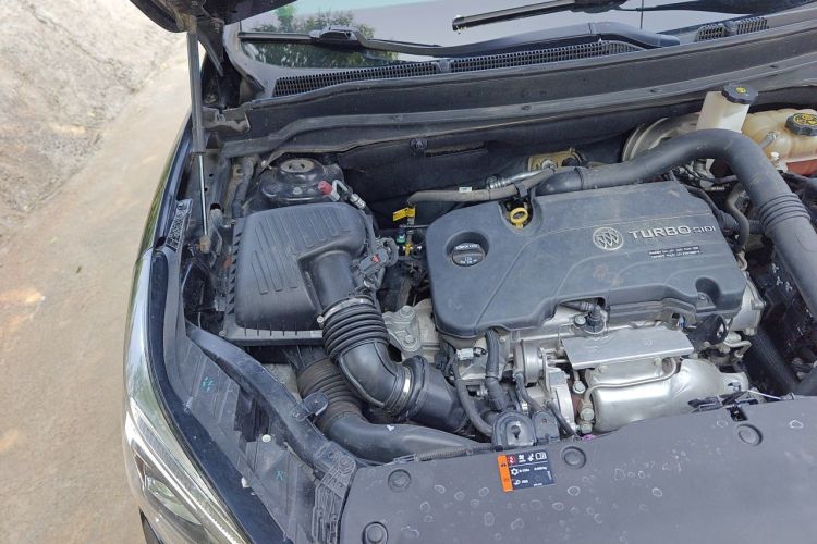 Used Buick Envision 2020 20T Two-Wheel Drive Leading Version Engine Bay Right