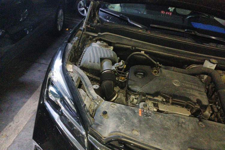 Used Buick Envision 2020 20T Two-Wheel Drive Elite Version Engine Bay Right