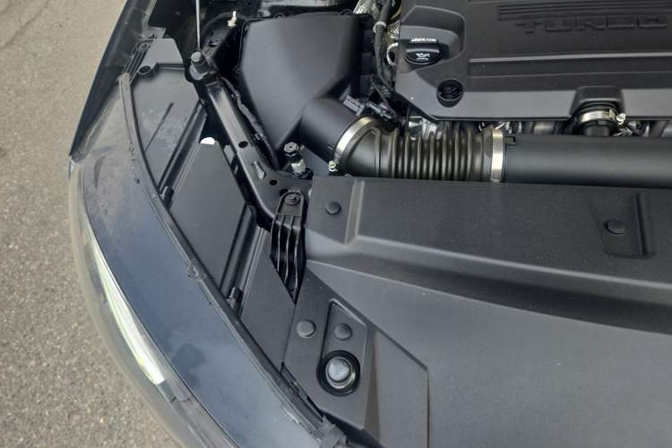 Used Buick Envision 2020 Encore S 652T Four-Wheel Drive Luxury Model Engine Bay Right