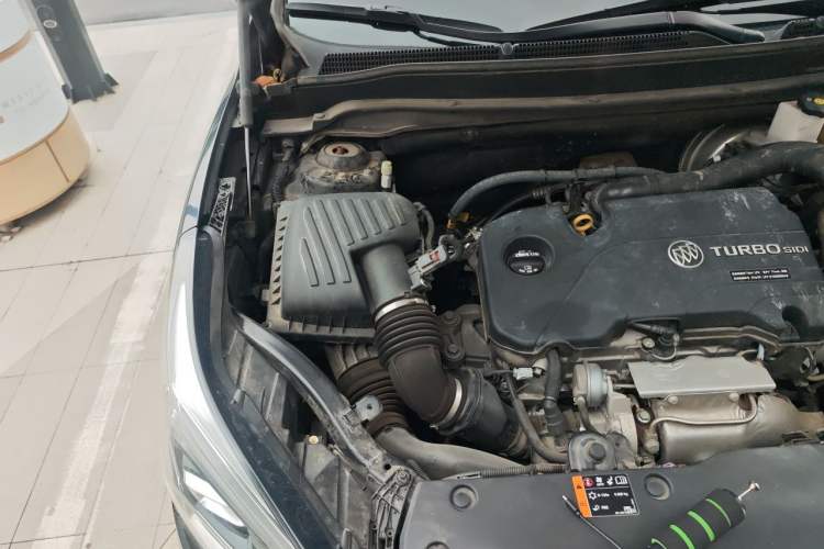 Used Buick Envision 2020 20T Two-Wheel Drive Leading Version Engine Bay Right