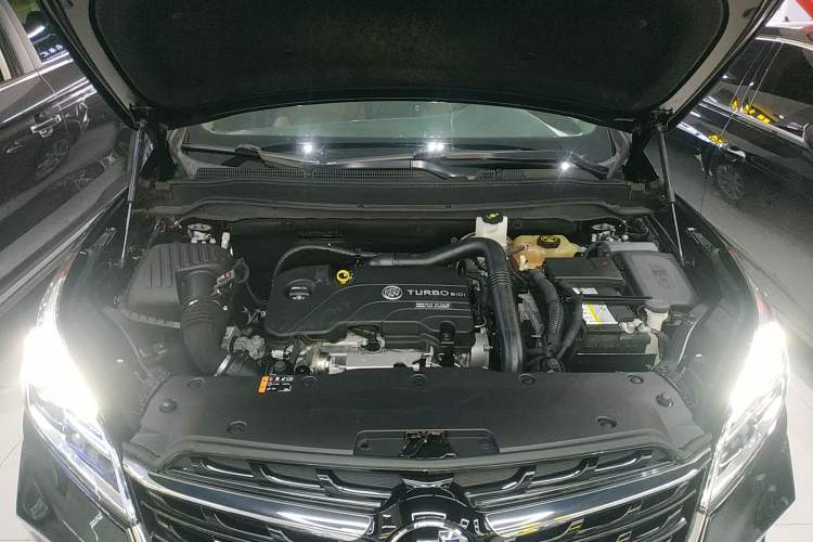 Used Buick Envision 2020 20T Two-Wheel Drive Luxury Model Engine Bay