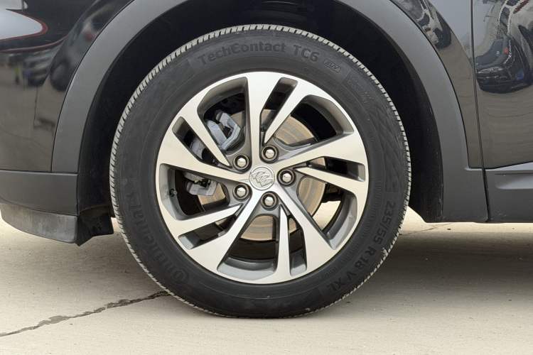 Used Buick Envision 2020 Encore S 652T Four-Wheel Drive Luxury Model Exterior 4