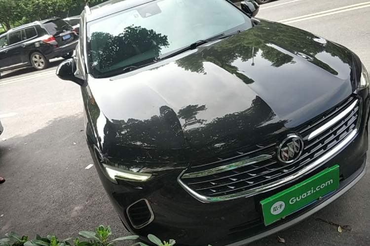 Used Buick Envision 2020 Onix S 652T Two-Wheel Drive Elite Model Front Right 45 Deg