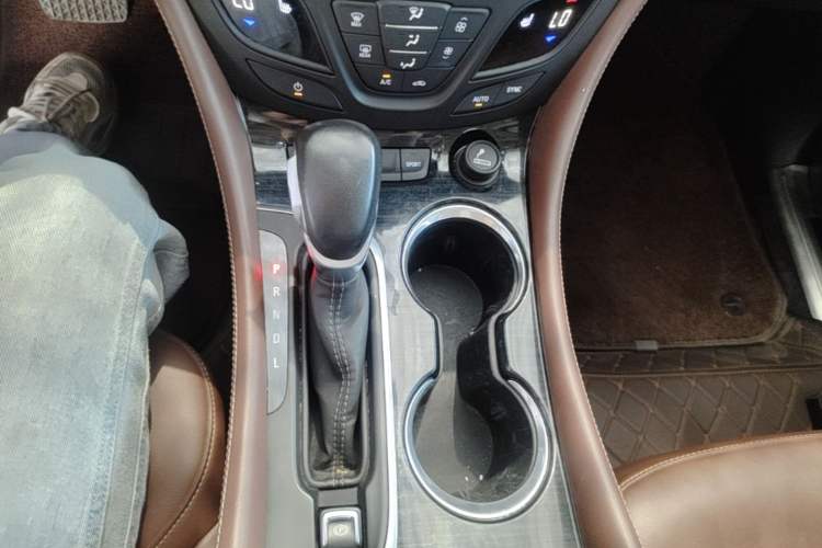 Used Buick Envision 2020 28T Four-Wheel Drive Elite Version Gear Lever