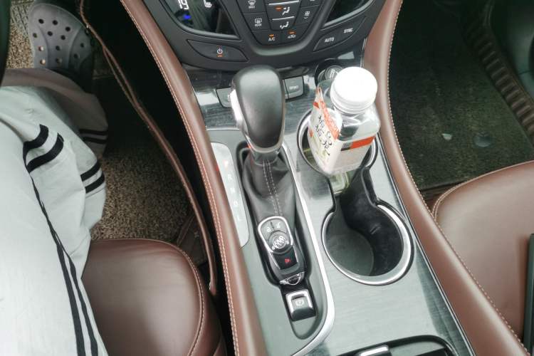 Used Buick Envision 2020 28T Four-Wheel Drive Elite Version Gear Lever