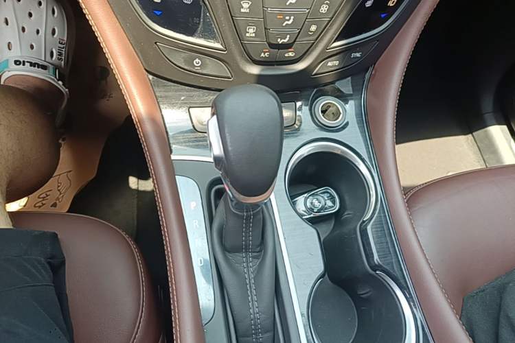 Used Buick Envision 2020 28T Four-Wheel Drive Elite Version Gear Lever