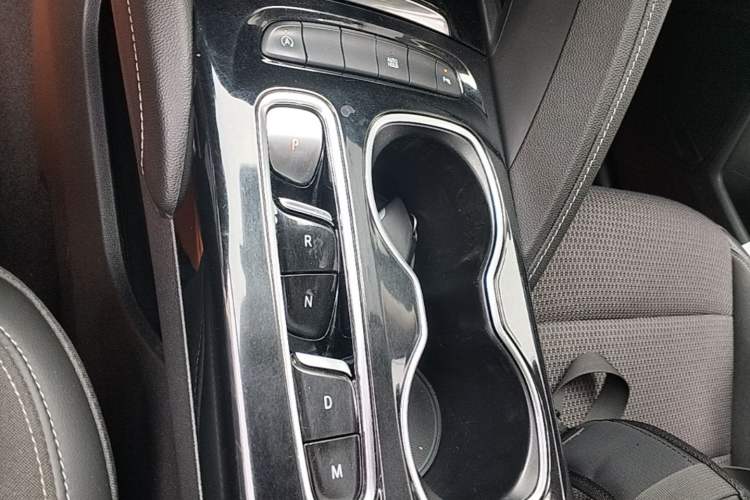 Used Buick Envision 2020 Encore S 652T Two-Wheel Drive Luxury Model Gear Lever