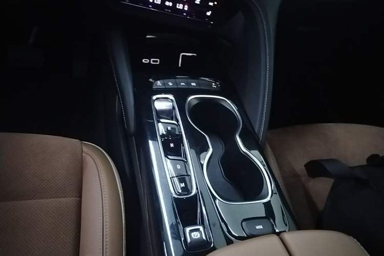 Used Buick Envision 2020 Encore S 652T Four-Wheel Drive Luxury Model Gear Lever