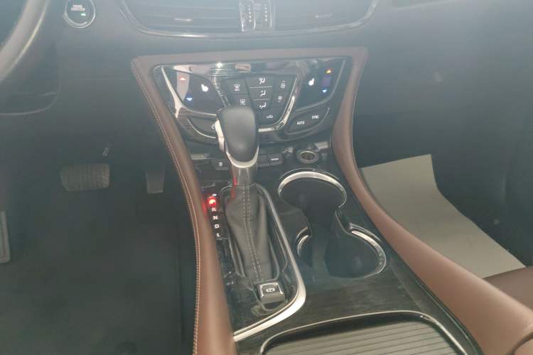 Used Buick Envision 2020 28T Four-Wheel Drive Elite Version Gear Lever