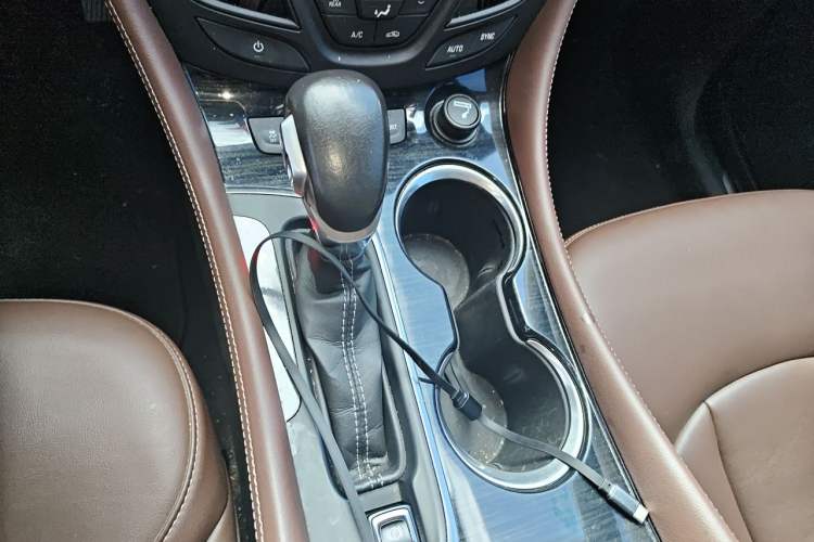 Used Buick Envision 2020 28T Four-Wheel Drive Millionth Anniversary Edition Gear Lever