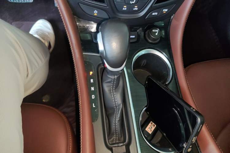 Used Buick Envision 2020 28T Four-Wheel Drive Elite Version Gear Lever