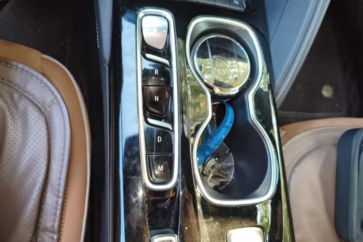 Used Buick Envision 2020 Encore S 652T Two-Wheel Drive Luxury Model Gear Lever