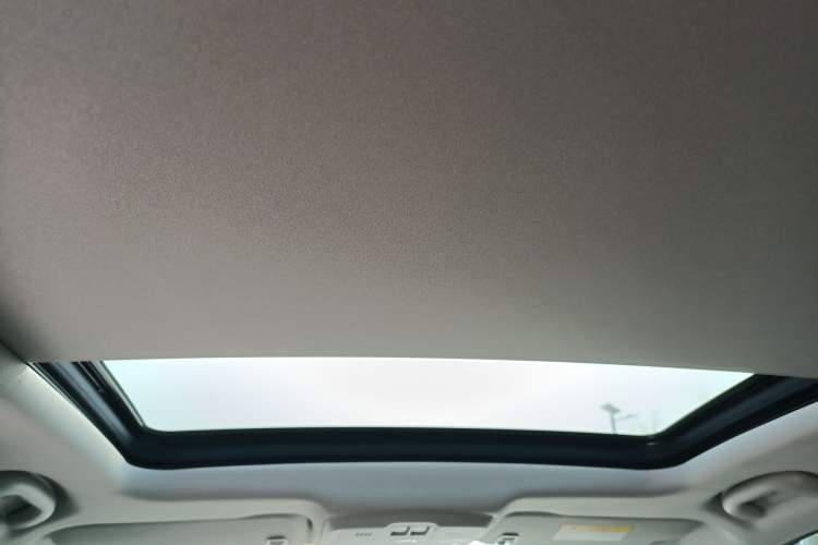 Used Buick Envision 2020 20T Two-Wheel Drive Leading Version Headliner
