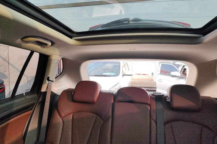 Used Buick Envision 2020 20T Two-Wheel Drive Luxury Model Headliner
