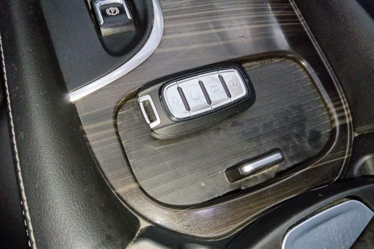 Used Buick Envision 2020 20T Two-Wheel Drive Leading Version Interior 1