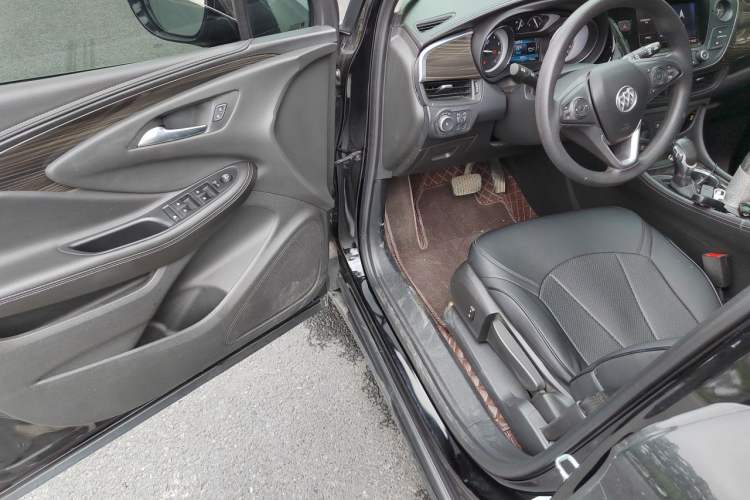 Used Buick Envision 2020 20T Two-Wheel Drive Leading Version Interior 3