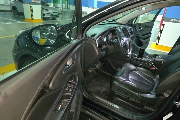 Used Buick Envision 2020 20T Two-Wheel Drive Elite Version Interior 3