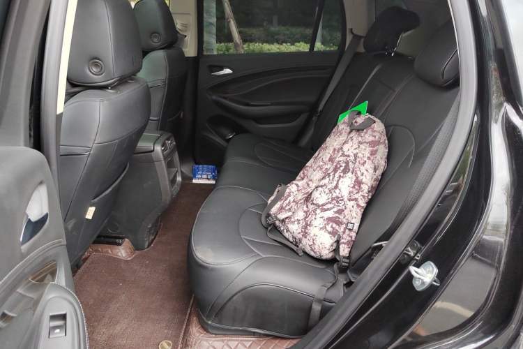 Used Buick Envision 2020 20T Two-Wheel Drive Leading Version Interior 4