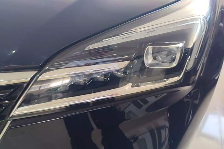 Used Buick Envision 2020 20T Two-Wheel Drive Leading Version Left Front Headlight