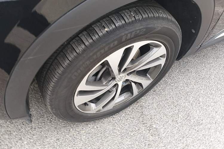 Used Buick Envision 2020 Encore S 652T Two-Wheel Drive Luxury Model Left Front Wheel Hub
